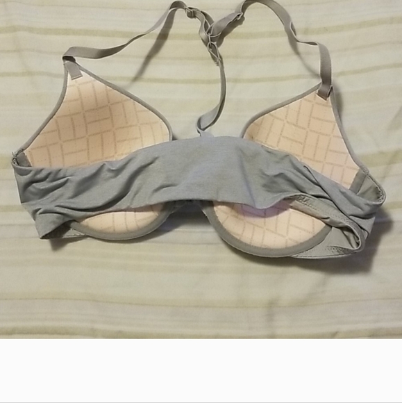 Victoria Secret Bra - Picture 2 of 3